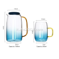 Alta caraffa in acqua blu graduata con borosilicato con tazza